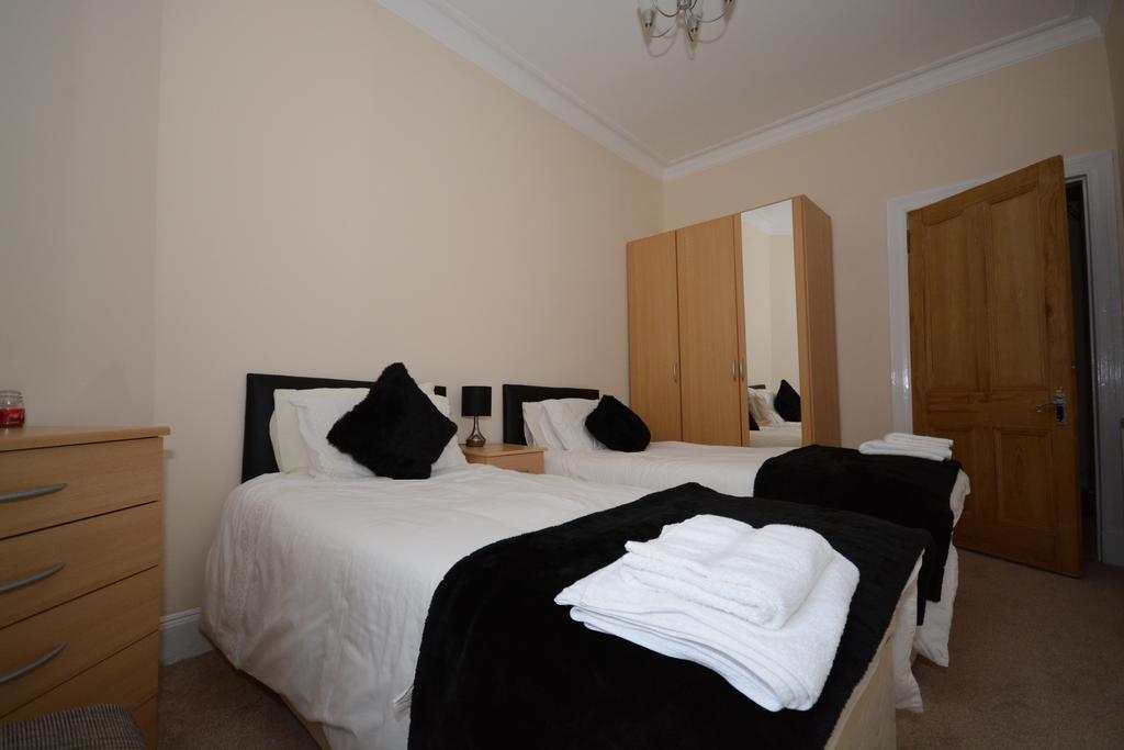 Townhead Apartments Glasgow Airport Paisley Phòng bức ảnh